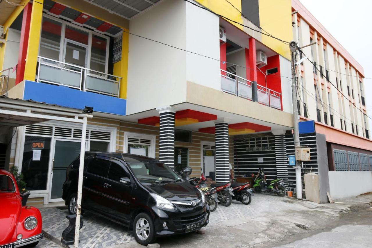 Reddoorz @ Jalan Stm Medan Hotel Kültér fotó